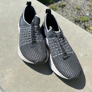 COOL Nike react phantom fly knit 2 sneakers -sz 7.5.